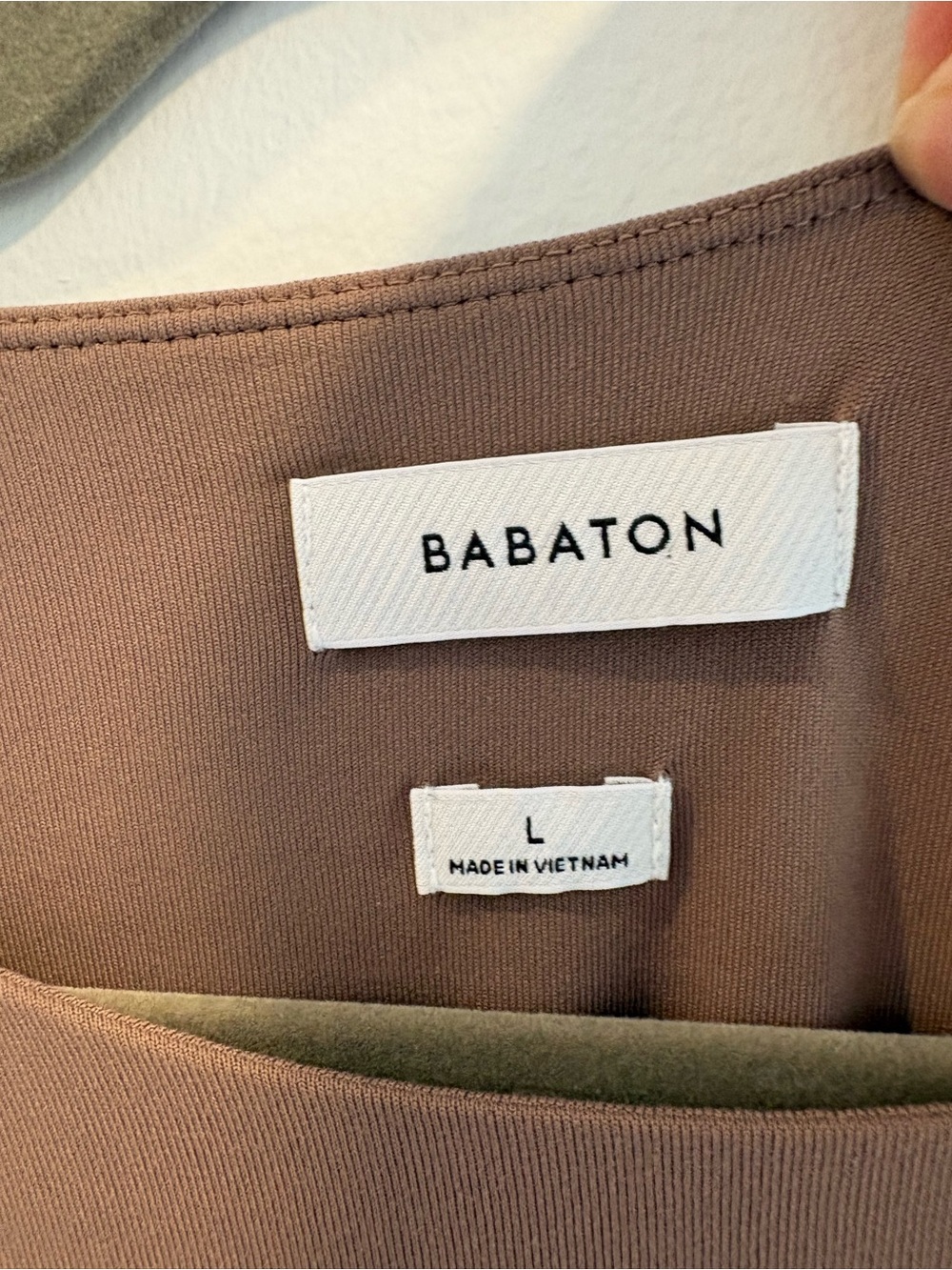 Aritzia Babaton Long Sleeve Crew Neck Bodysuit in Mauve Brown Size Large - Picture 5 of 9